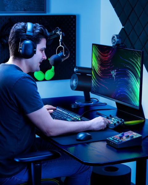Многофункциональный контроллер Razer Stream Controller photo 11